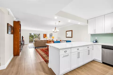 3050 NE 16th Ave #202, Oakland Park, FL 33334