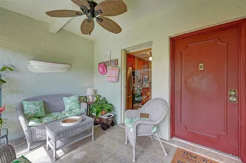 860 SE 6th Ave #402, Deerfield Beach, FL 33441