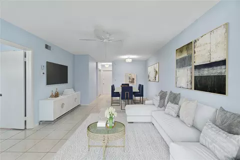 2050 NE 39th St #302E, Pompano Beach, FL 33064