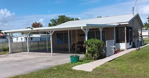 1112 21st St, Okeechobee, FL 34974