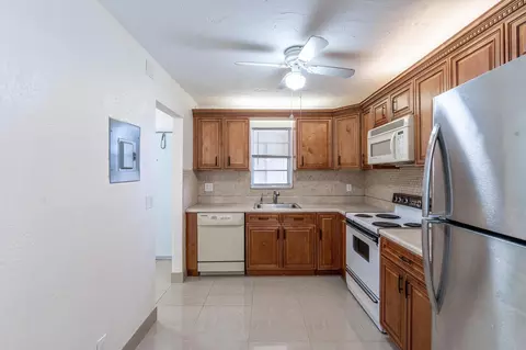 2551 Aragon Blvd #406, Sunrise, FL 33322