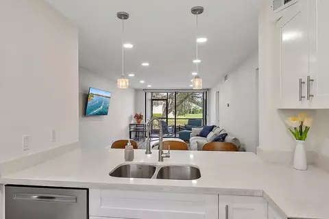 6928 Briarlake #102, Palm Beach Gardens, FL 33418