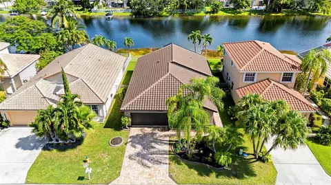 1941 NW 182nd Ter, Pembroke Pines, FL 33029