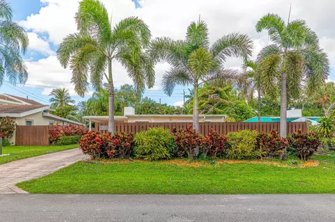 1717 SW 12th Ct, Fort Lauderdale, FL 33312