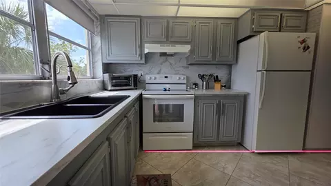 4047 NW 16th St #302, Fort Lauderdale, FL 33313