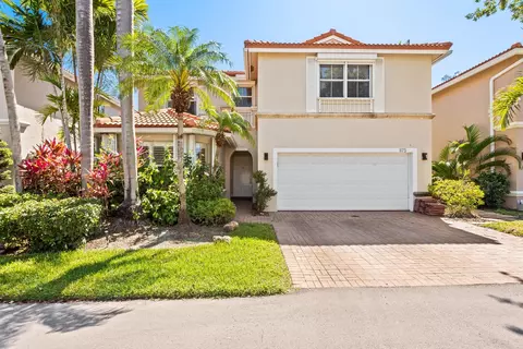 975 Weeping Willow Way, Hollywood, FL 33019