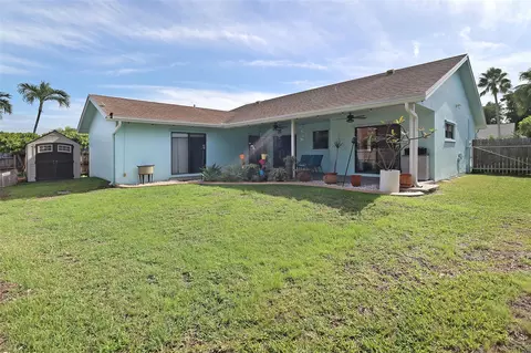 Exterior - 231 SE 9th St, Dania Beach, FL 33004 photo 3 of 7