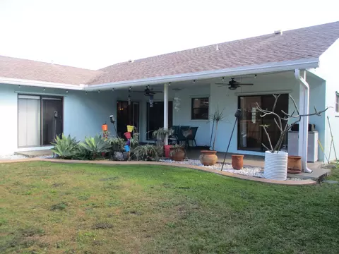Exterior - 231 SE 9th St, Dania Beach, FL 33004 photo 5 of 7