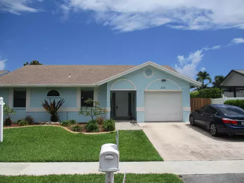 Exterior - 231 SE 9th St, Dania Beach, FL 33004 photo 7 of 7