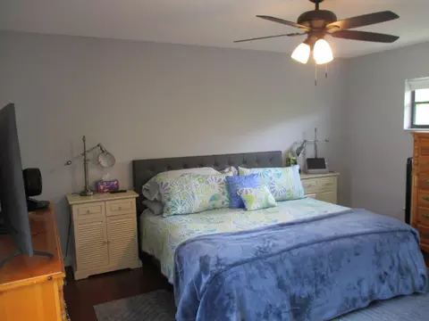 Bedroom - 231 SE 9th St, Dania Beach, FL 33004 photo 1 of 6
