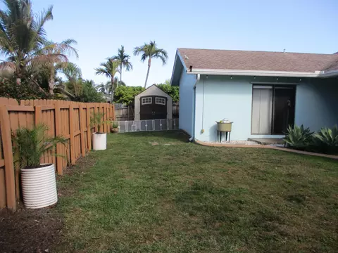 Exterior - 231 SE 9th St, Dania Beach, FL 33004 photo 4 of 7