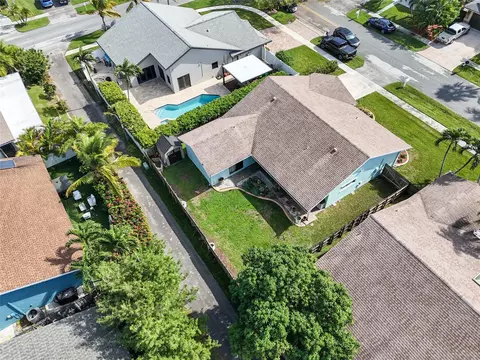 View/Area - 231 SE 9th St, Dania Beach, FL 33004 photo 2 of 3