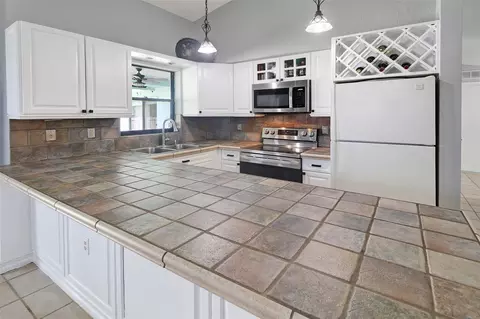 Kitchen - 231 SE 9th St, Dania Beach, FL 33004 photo 2 of 3