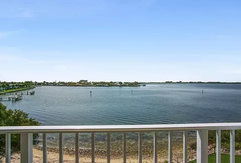 3 Harbour Isle Dr #302, Fort Pierce, FL 34949