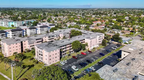 4211 NW 41st St #205, Lauderdale Lakes, FL 33319