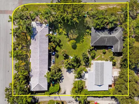 302 SW 15th St, Dania Beach, FL 33004