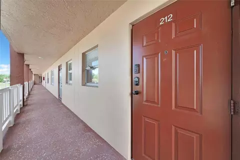 9281 Sunrise Lakes Blvd #212, Sunrise, FL 33322