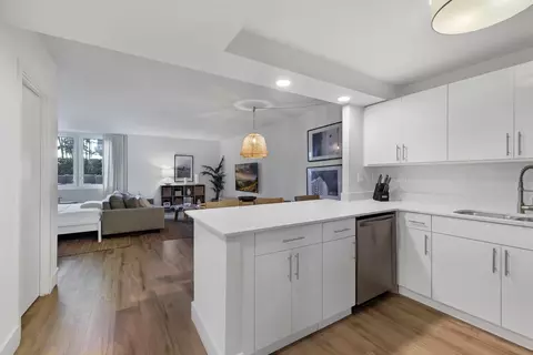 2301 Collins Ave #323, Miami Beach, FL 33139