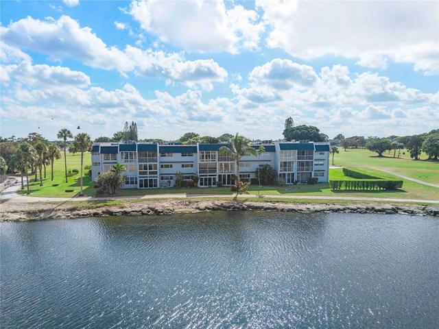 7807 Golf Circle Dr #211, Margate, FL 33063