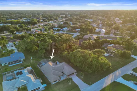 750 SE Cavern Ave, Port St Lucie, FL 34983