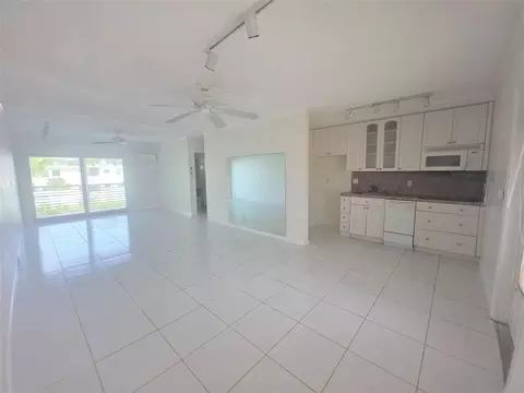 2131 NE 42nd Ct #209E, Lighthouse Point, FL 33064
