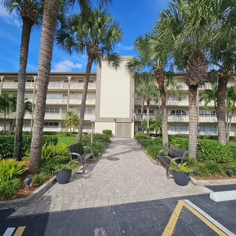 4701 Martinique Dr #H4, Coconut Creek, FL 33066