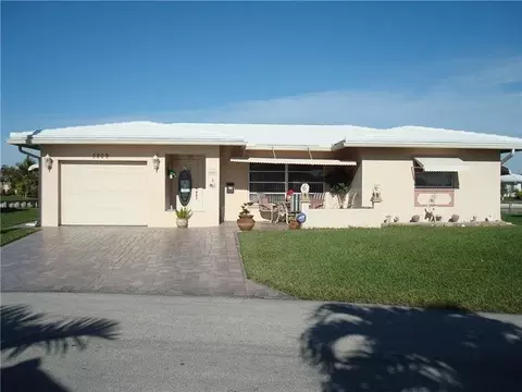 5809 NW 85th Ave, Tamarac, FL 33321