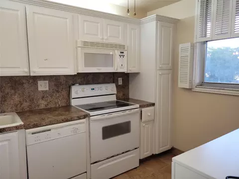 3671 Environ Blvd #468, Lauderhill, FL 33319