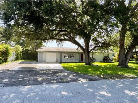 3474 Southern Pines Dr, Fort Pierce, FL 34982