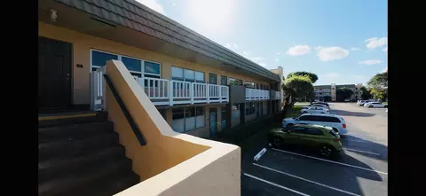 9101 Sunrise Lakes Blvd, Sunrise, FL 33322