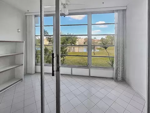3051 Sunrise Lakes Dr #203, Fort Lauderdale, FL 33322