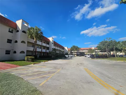 3051 Sunrise Lakes Dr #203, Fort Lauderdale, FL 33322