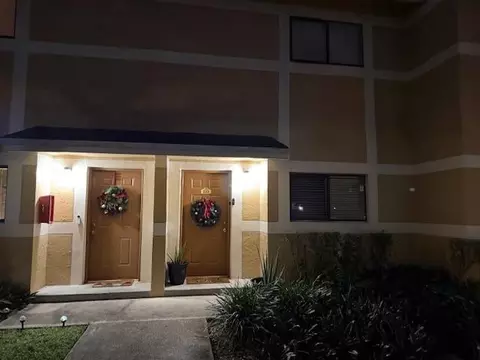 223 E Palm Cir #223, Pembroke Pines, FL 33025