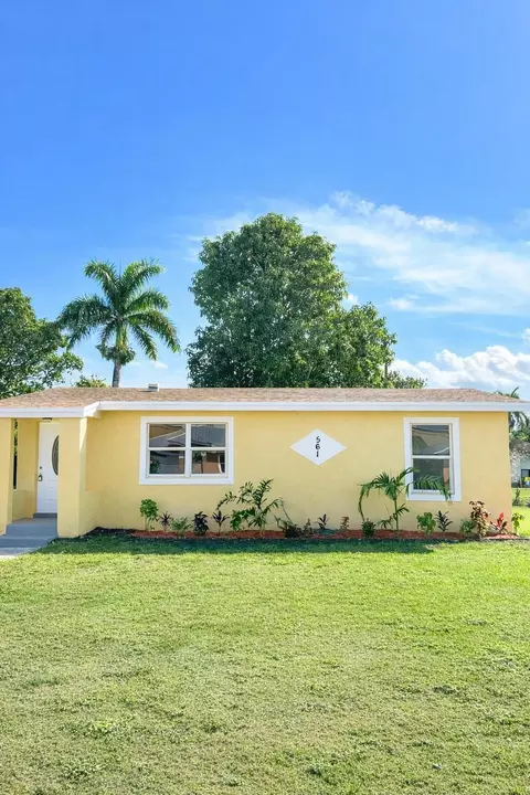 561 14th St, Belle Glade, FL 33430