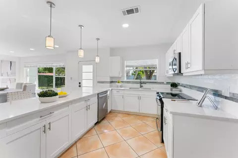 3203 Dover Road Rd, Pompano Beach, FL 33062 photo 10