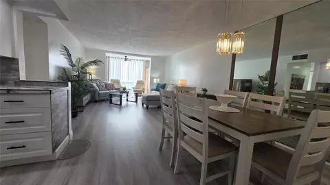 2831 Somerset Dr #105, Lauderdale Lakes, FL 33311