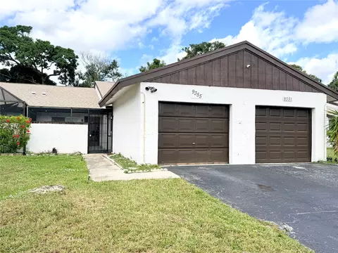 9355 Wedgewood Dr #B17, Tamarac, FL 33321