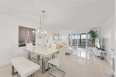 2202 S Cypress Bend Dr #606, Pompano Beach, FL 33069