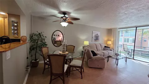 2801 Somerset Dr #211, Lauderdale Lakes, FL 33311