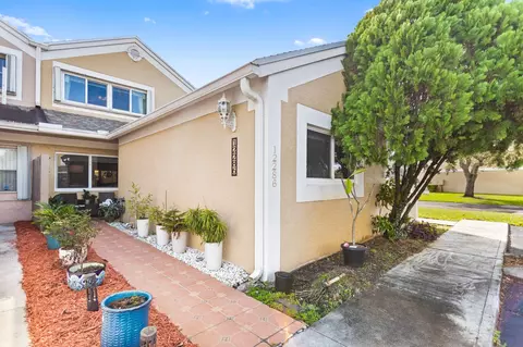 12286 NW 14th St, Pembroke Pines, FL 33026
