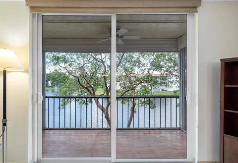 8971 S Hollybrook Blvd #209, Pembroke Pines, FL 33025