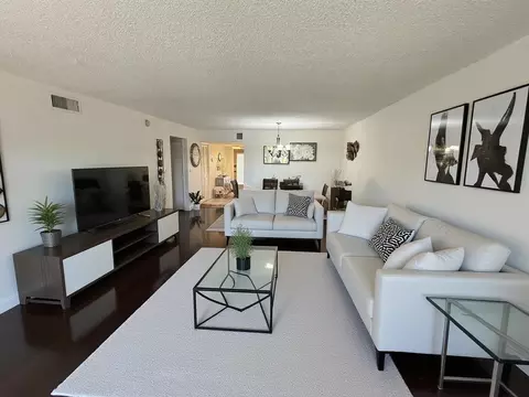 2850 Forest Hills Blvd #214, Coral Springs, FL 33065