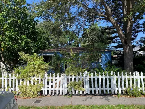 1635 NE 160th St, North Miami Beach, FL 33162
