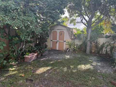 920 Wright Dr, FL 33461 photo 20