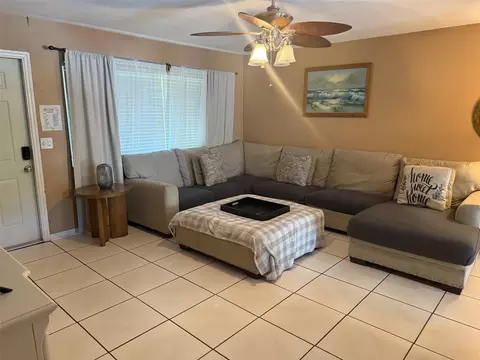 920 Wright Dr, FL 33461 photo 2