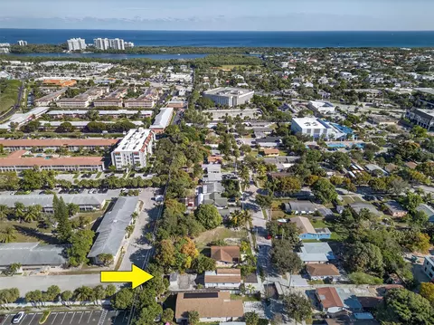 181 NE 15th Terrace Ter, Boca Raton, FL 33432
