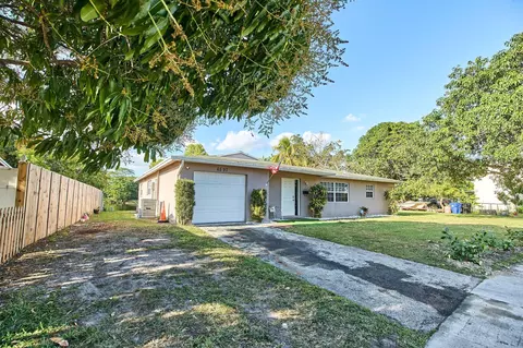 6597 Salem St, North Lauderdale, FL 33068