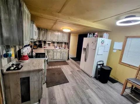 Kitchen - 4037 SE 27th St, Okeechobee, FL 34974 photo 2 of 5