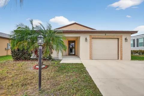 5 Flamenco Way, Port Saint Lucie, FL 34952
