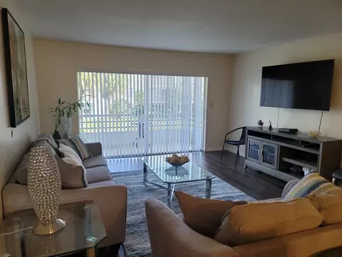 3774 Inverrary Blvd #P202, Lauderhill, FL 33319